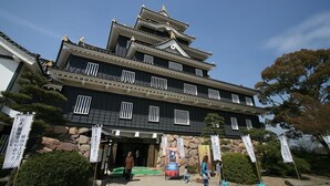 A traditional Japanese castle with multiple tiers and a prominent central tower. - Okayama Green Hotel (Okayama)