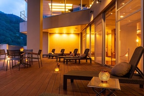 Tempat makan outdoor