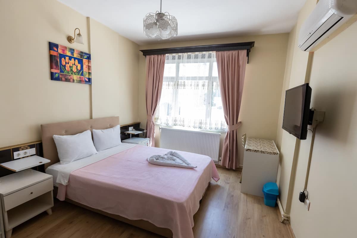 Deluxe Double Room | Egyptian cotton sheets, premium bedding, soundproofing