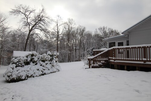 Komfortables Wohnen am See, Zugang zum Pool, 3 Meilen zum Yachthafen
