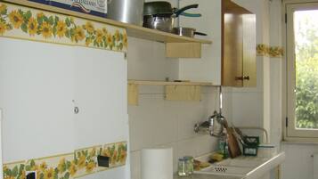 Réfrigérateur, four, plaque de cuisson