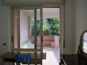 Interior - In the greenery of Fisciano large apartment in villa (FISCIANO)