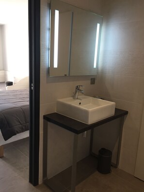 1 bedroom, free WiFi, bed sheets - Les Studios du Centre - La Teste de Buch - Bassin d'Arcachon (La Teste-de-Buch)