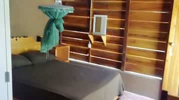 Cabaña básica, 1 cama Queen size | Wifi gratis y ropa de cama