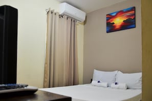 Iron/ironing board, free WiFi, bed sheets