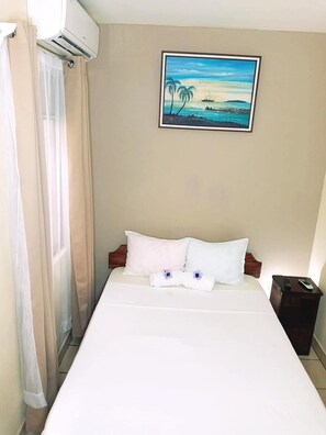 Iron/ironing board, free WiFi, bed sheets - Cabinas Coco Alegre (Sardinal)