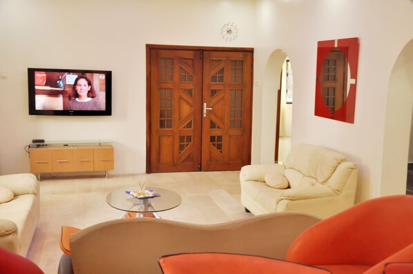 Coin salon dans le hall