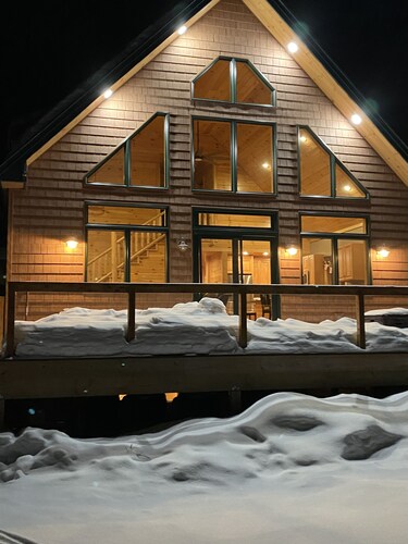 New Back Lake Waterfront Cabin!