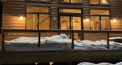 New Back Lake Waterfront Cabin!