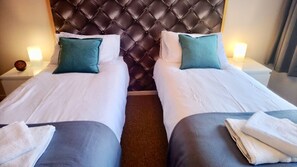 2 bedrooms, iron/ironing board, Internet, bed sheets