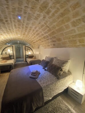1 bedroom, iron/ironing board, travel crib, free WiFi - APT 70m2 5mns Montmarte, Moulin rouge, 3mns metro, heart of Batignolles (Paris)