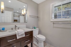 Shower, hair dryer, towels - Bright, Modern Carriage House off Crawford Square by Lucky Savannah (SAVANNAH)