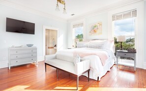 8 bedrooms, iron/ironing board, free WiFi, bed sheets