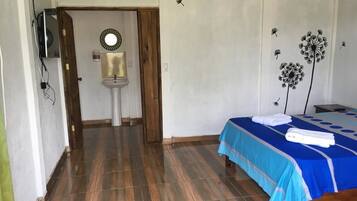 Classic Room | Free WiFi, bed sheets