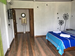 經典客房 | 免費無線上網、床單