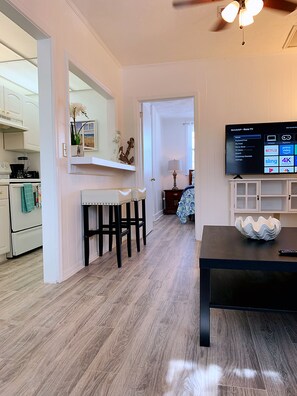 Interior - Jacksonville Beach Retreat 2A (Jacksonville Beach)