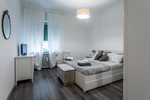 2 chambres, fer et planche à repasser, Wi-Fi gratuit, draps fournis