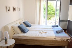1 bedroom, in-room safe, iron/ironing board, free WiFi - Apartment with terrace (Trogir)