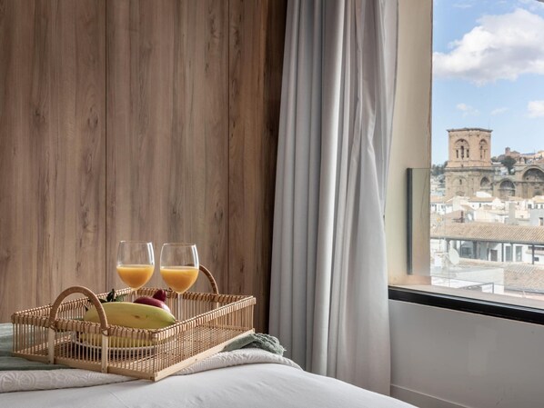 2 bedrooms, iron/ironing board, travel crib, free WiFi