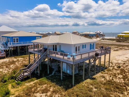 The Beach House! Bayfront, Pet Friendly, Sleeps 8