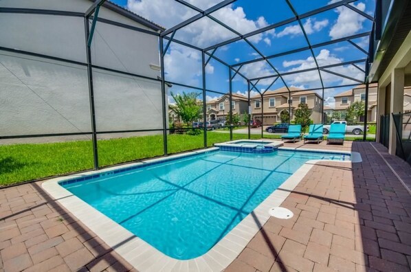 Maison, plusieurs lits (9 Bedroom 5 Bathroom in Champions Gat) | Piscine couverte | Piscine extérieure, chaises longues
