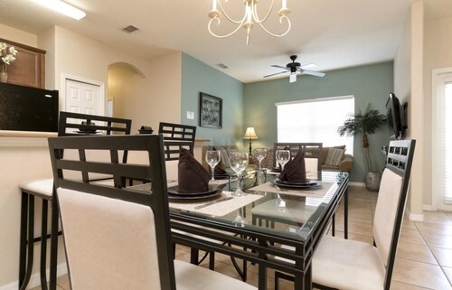 Oakwater Resort Near Disney!