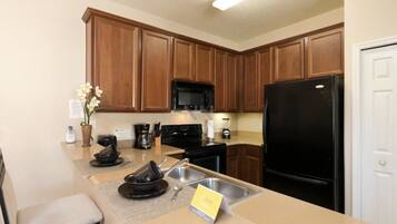 Apartment, 1 King Bed (OAKWATER RESORT near Disney!(2OWT27OW) | Private kitchen | Fridge, microwave, stovetop, dishwasher
