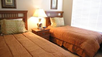 Apartment, 1 King Bed (OAKWATER RESORT near Disney (2OWT27OW) | 2 bedrooms, Internet