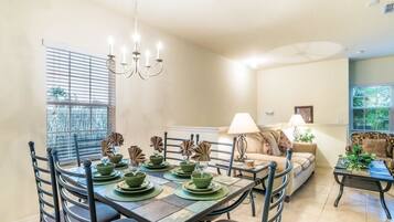 Apartment, Multiple Beds (3 bedroom OAKWATER Resort nearest DIS) | In-room dining