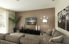 House, Multiple Beds (amazing 6 bedrs 5 bths Paradise Palms) | Living area | TV, video games - Amazing 6 Bedrs 5 Bths Paradise Palms (Orlando)