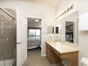 Apartment, Mehrere Betten (3 Beds TOWNHOUSE super close DISNEY(3) | Badezimmer | Haartrockner