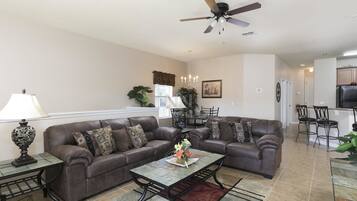 Apartment, Multiple Beds (3 Beds TOWNHOUSE super close DISNEY(3) | Living area | Flat-screen TV