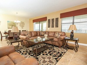 House, Multiple Beds (Champions Gate 7 Bedroons private poo) | Living area