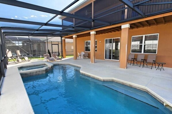 House, Multiple Beds (110 ESSPL Wonderful 5 bedrooms near D) | Pool