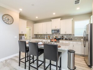 House, Multiple Beds (Amazing NEW 5 Bedrooms CHAMPIONS GATE) | Private kitchen | Fridge, microwave, stovetop, dishwasher - Amazing NEW 5 Bedrooms Champions Gate! (Davenport)