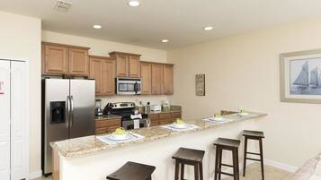 شقة - عدة أسرّة (Amazing 4 Bedrs Paradise Palms 4PPT30) | مطبخ خاص | ثلاجة، ميكروويف، موقد طهي مسطح، غسالة أطباق