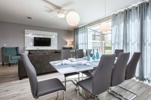 Apartment, Multiple Beds (1203LR BEAUTIFUL TOWNHOME CLOSE TO DI)