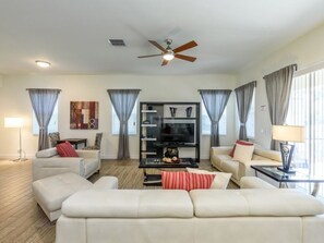 House, Multiple Beds (DISNEY REUNION RESORT IN KISSIMMEE  () | Living area