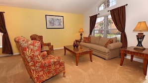 Maison, plusieurs lits (1112 SA AMAZING 4 bedrooms 3 baths NE) | Coin séjour