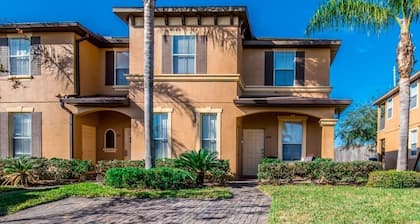 1104cal 4 Bedroom Townhome in a Resort Waterpark