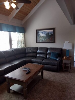 TV, fireplace, DVD player, table football - SMOKIIES  Master Suite w/Whirlpl, Queen w/btrm, 2 twin Lofts  (Gatlinburg)