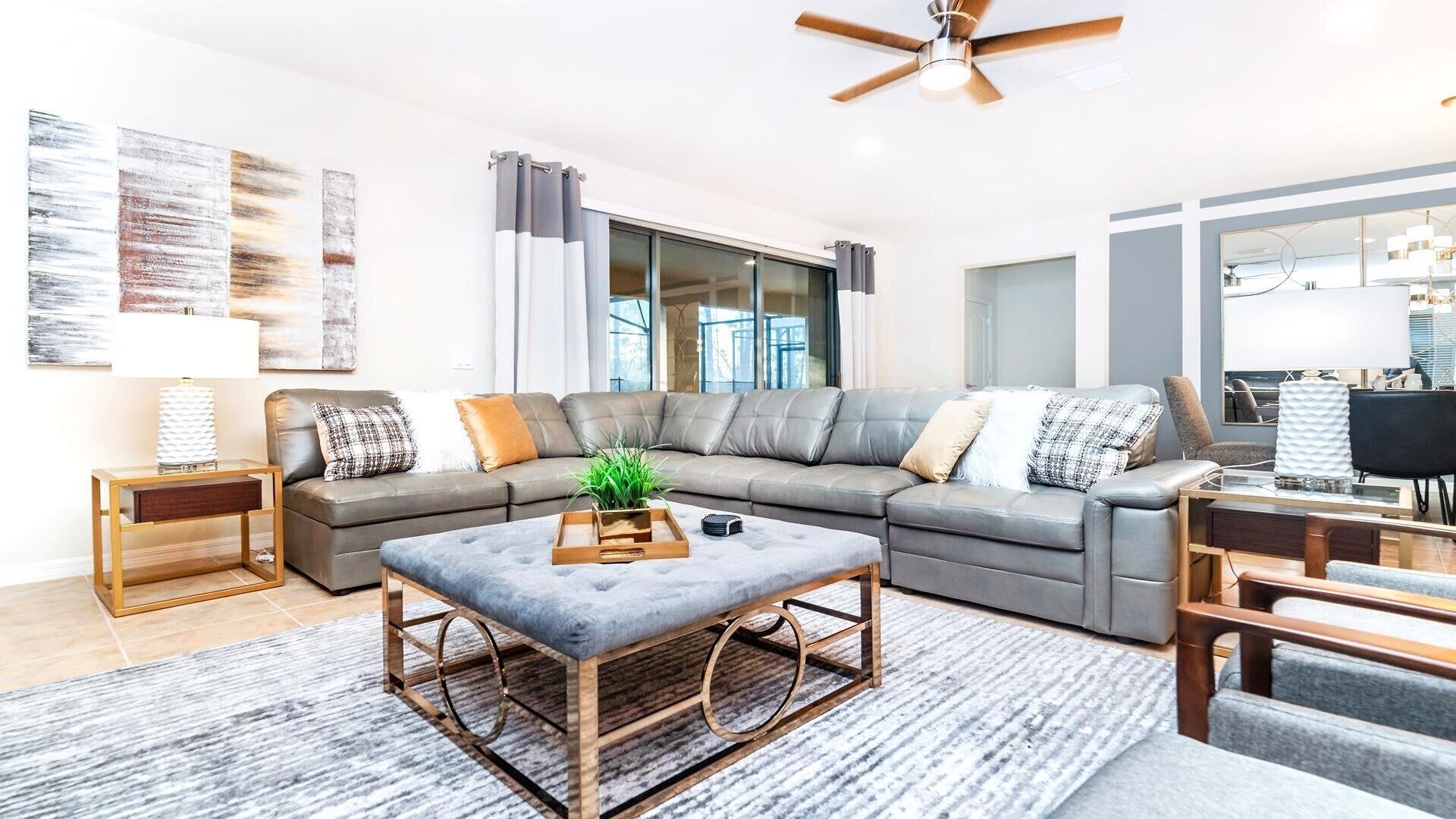 Videopelikonsoli, stereot, työhuone