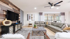 Spillekonsol, stereoanlæg, kontorer