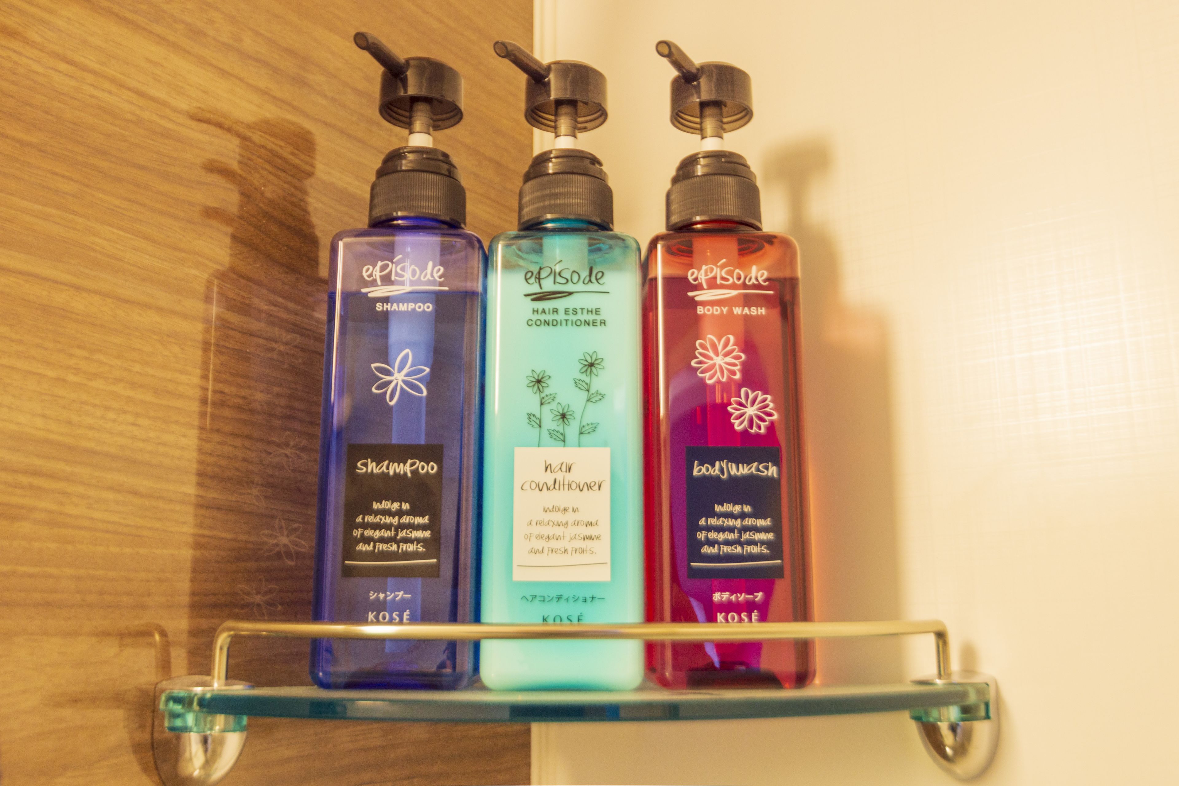 1 bedroom, down duvets, desk, blackout curtains