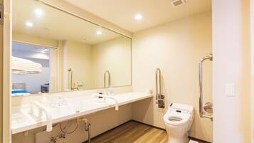 Combined shower/tub, deep soaking tub, free toiletries, hair dryer