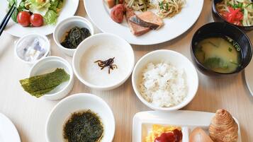 Daily buffet breakfast for a fee