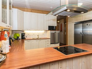 Réfrigérateur, micro-ondes, lave-vaisselle