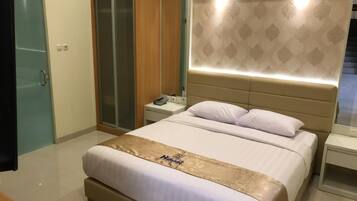 Ropa de cama de alta calidad, escritorio, wifi gratis y ropa de cama