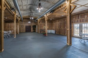 Interior - The M Ranch - Villa in Sherman, Wedding venue, Family get together (Sherman)