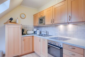 Køleskab, mikrobølgeovn, ovn, opvaskemaskine